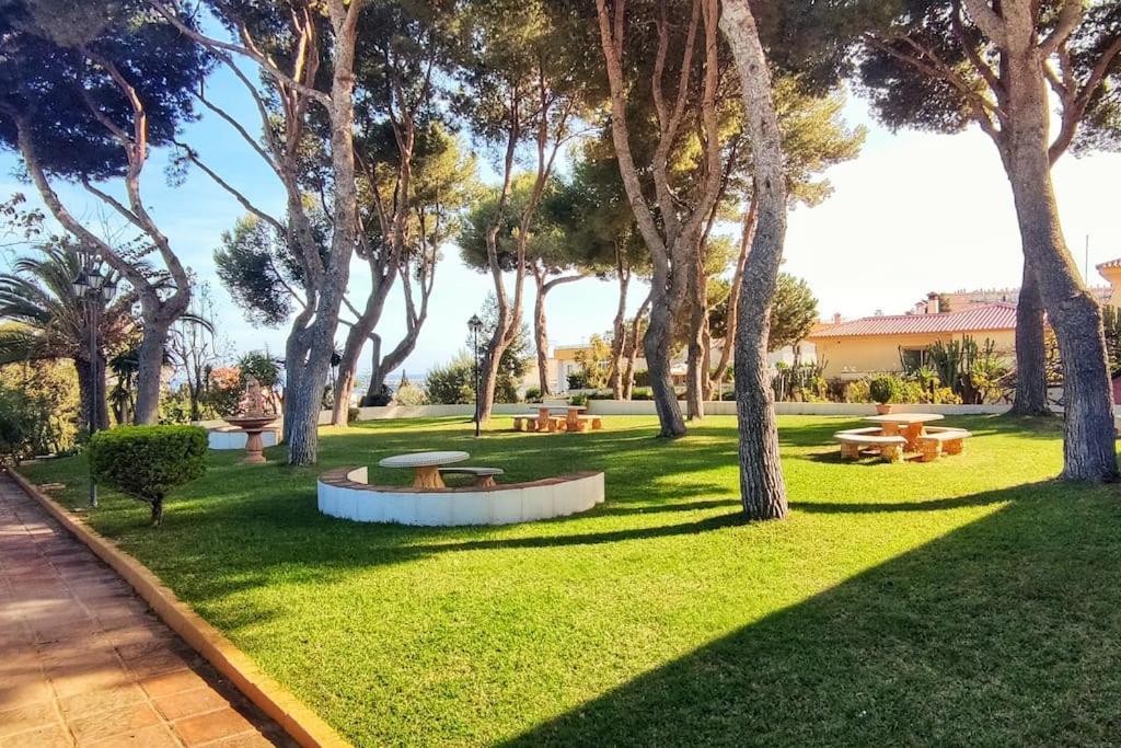 Apartamento Con Vistas Al Mar En Puerto Marina Apartment Torremolinos Bagian luar foto