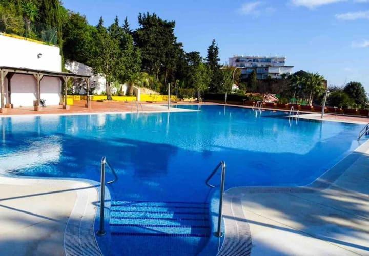 Apartamento Con Vistas Al Mar En Puerto Marina Apartment Torremolinos Bagian luar foto